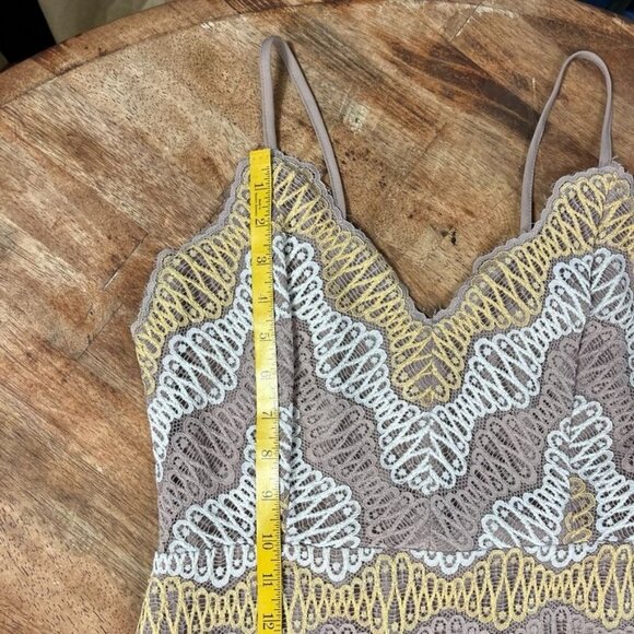 Storia Lace Slip Dress Womens M Open Back Above Knee Adjustable Straps V-neck - Picture 12 of 16